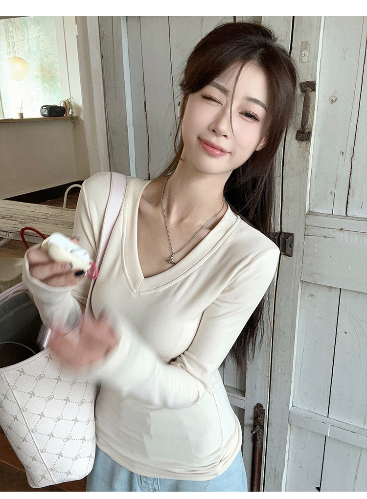 复制_白色辣妹纯欲基础款内搭V领长袖T恤女秋季.jpg