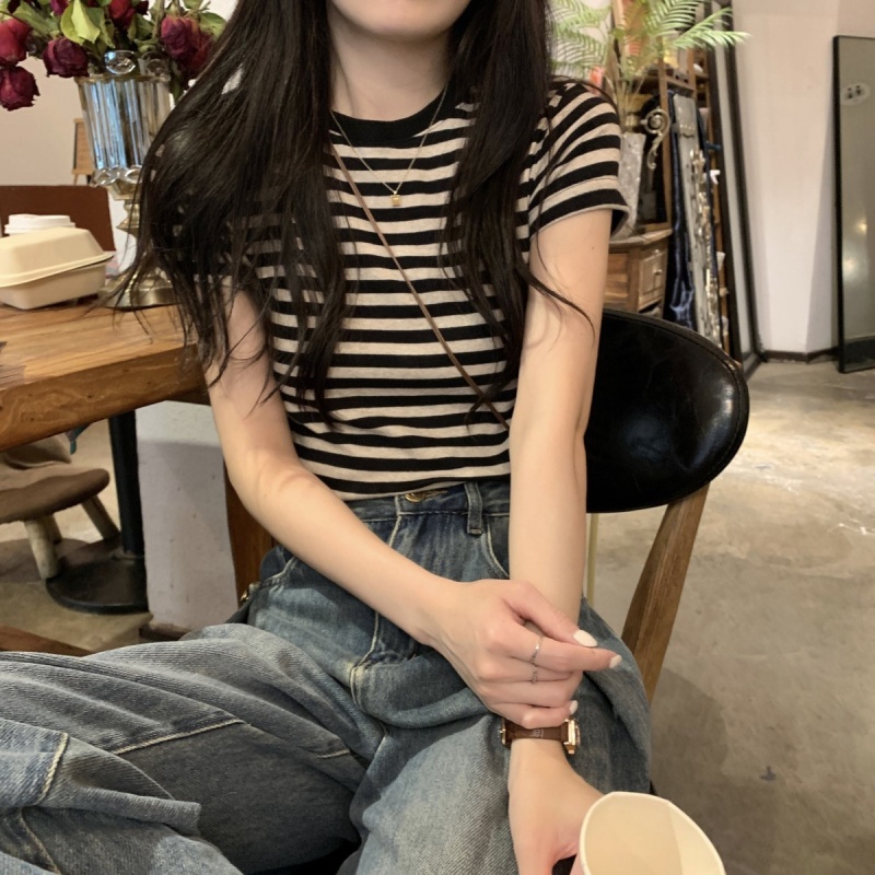 复制_韩系正肩条纹短袖T恤女夏季紧身打底内搭设.jpeg