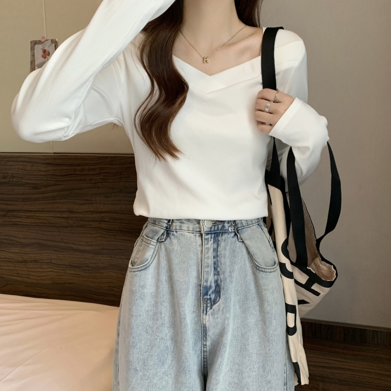 复制_2023新款早春季温柔风穿搭V领打底衫内.jpg